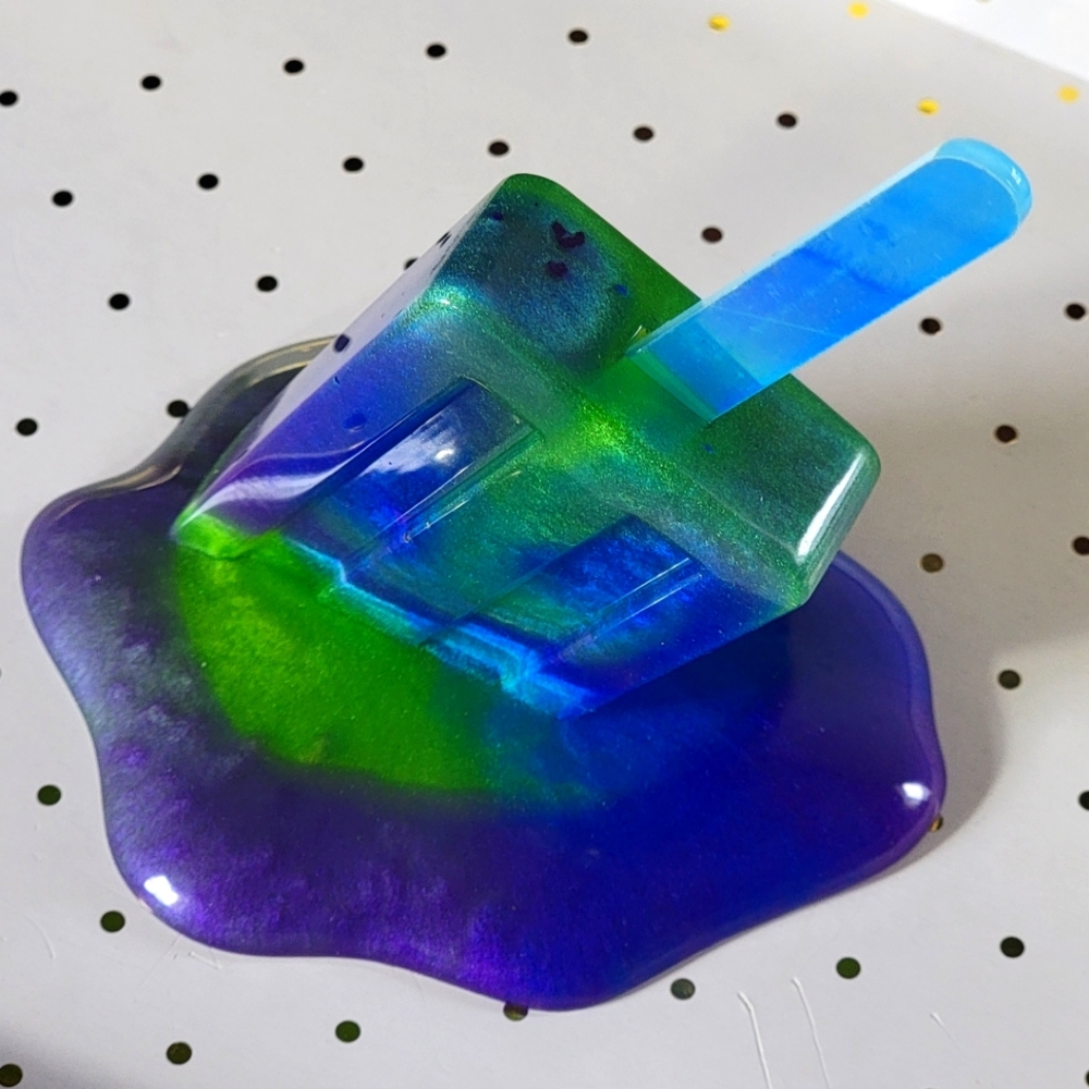 Handcrafted Epoxy Resin Statue Paper Weight Decor -Melting Lollipop / Popsicle - Picture 4 of 15